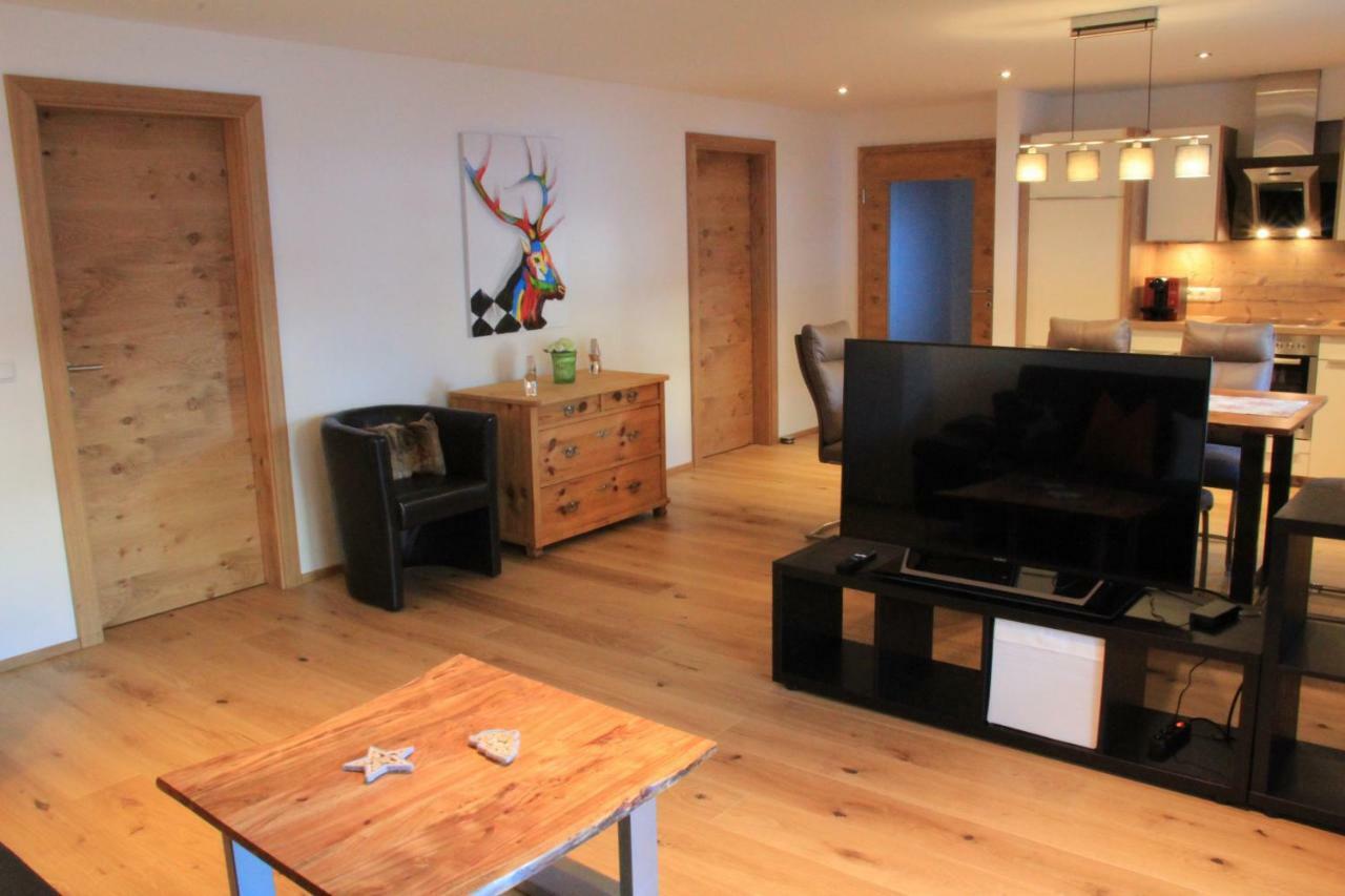 Apartment "Kuenstlhaeusl" Jochberg Buitenkant foto